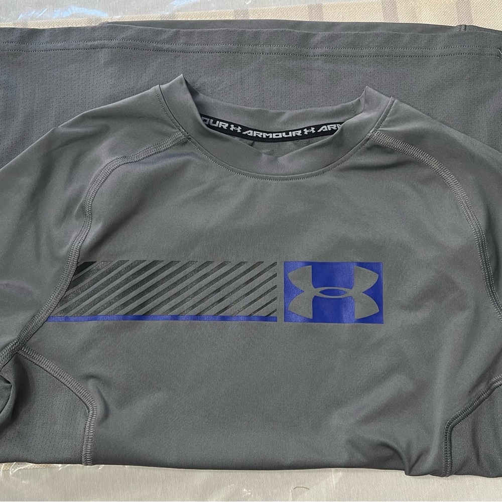 Dry fit , youth small
